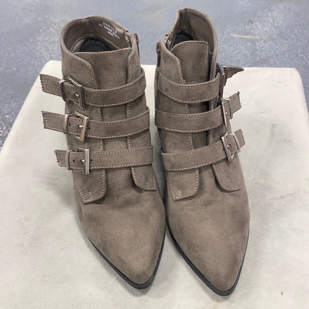 Suede ankle boots with pointy toe color tan size 8